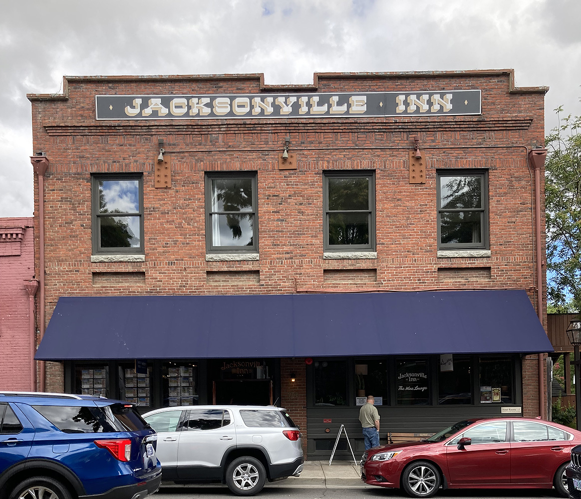 Jacksonville OR - probably not an inn anymore(?)